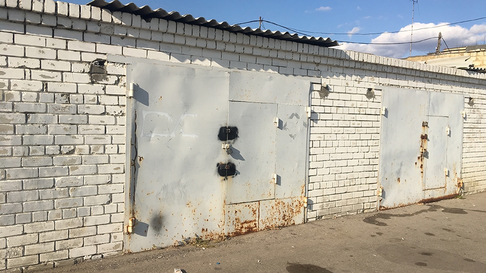 Молодые воры обчистили два гаража на Ипподромной