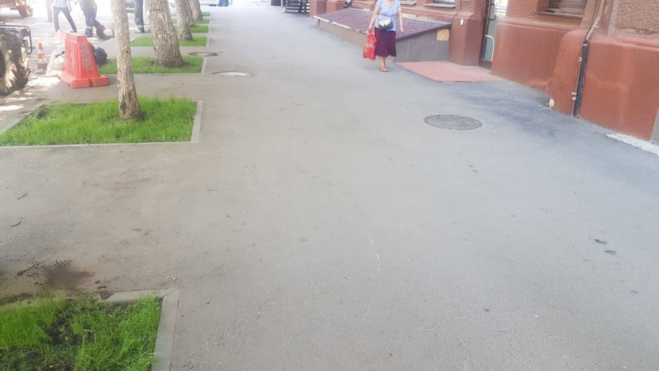 Парень на электросамокате сбил девушку в центре Саратова