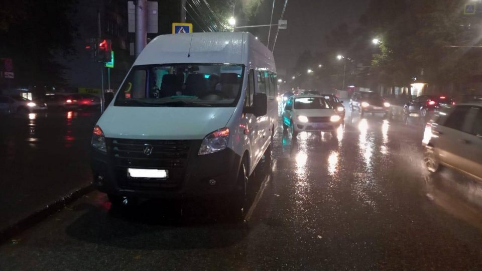 На Чернышевского женщина попала под колеса "Газели"