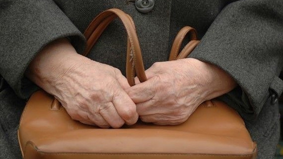 "Бес попутал". В магазине пенсионерка украла кошелек у 86-летней бабушки