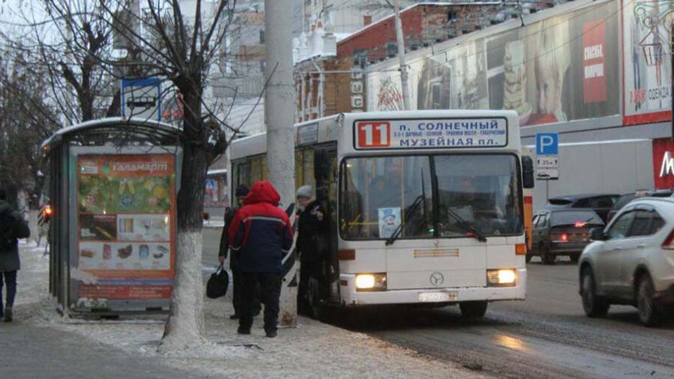 "Новогодний автобус". ГИБДД сняла с рейсов девять машин
