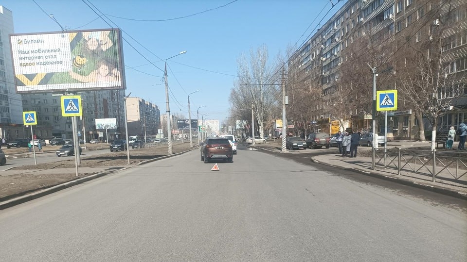 В Энгельсе сбили пешехода, в Саратове - водителя автобуса