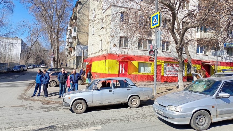 На переходе в Ленинском районе "семерка" сбила женщину