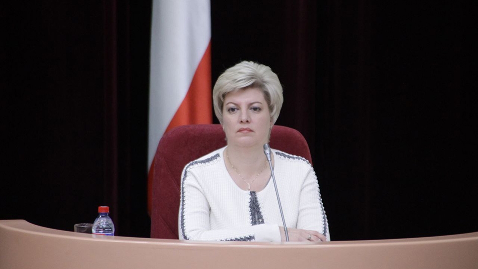 Лада Мокроусова продолжает сдавать позиции в медиарейтинге мэров ПФО