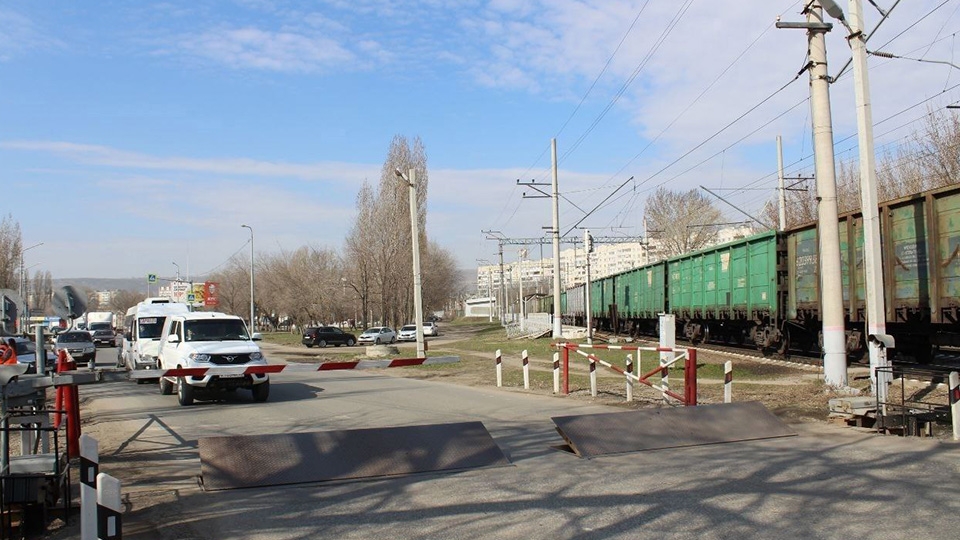 Переезд в Ленинском районе будут закрывать еще два дня