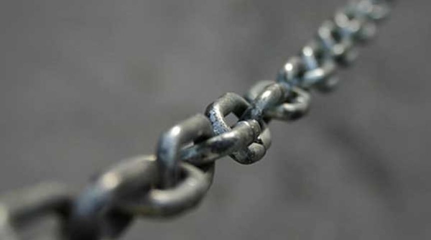 В Заводском районе женщину посадили на цепь и грозили убийством