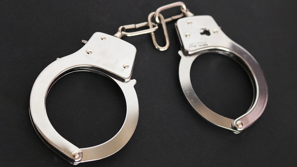 В Балакове задержали 16-летнего курьера ДТП-мошенников