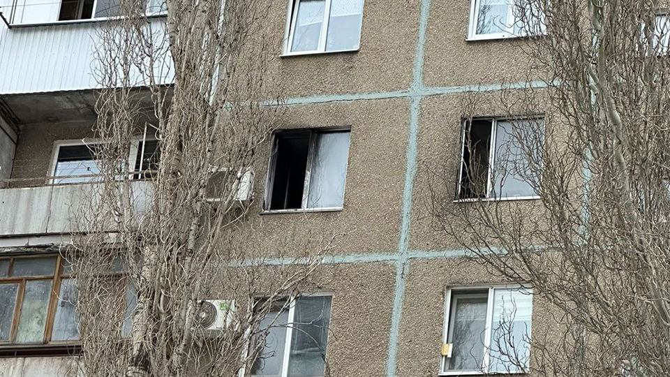 В Саратове после ночного пожара в девятиэтажке госпитализировали 4-летнюю девочку