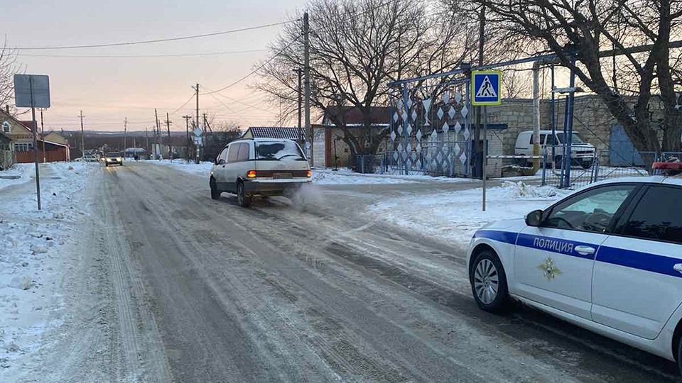 Женщина попала под колеса "Превии"