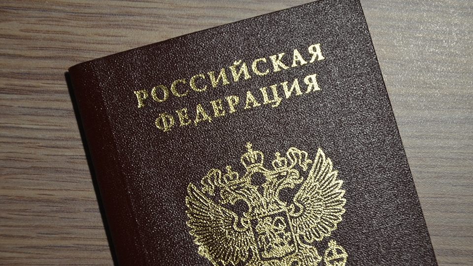 Новые знакомые после застолья унесли гаджеты и паспорт хозяйки