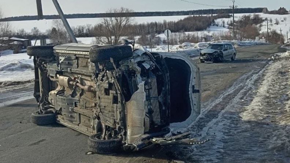 Под Саратовом столкнулись иномарки. Есть пострадавшие