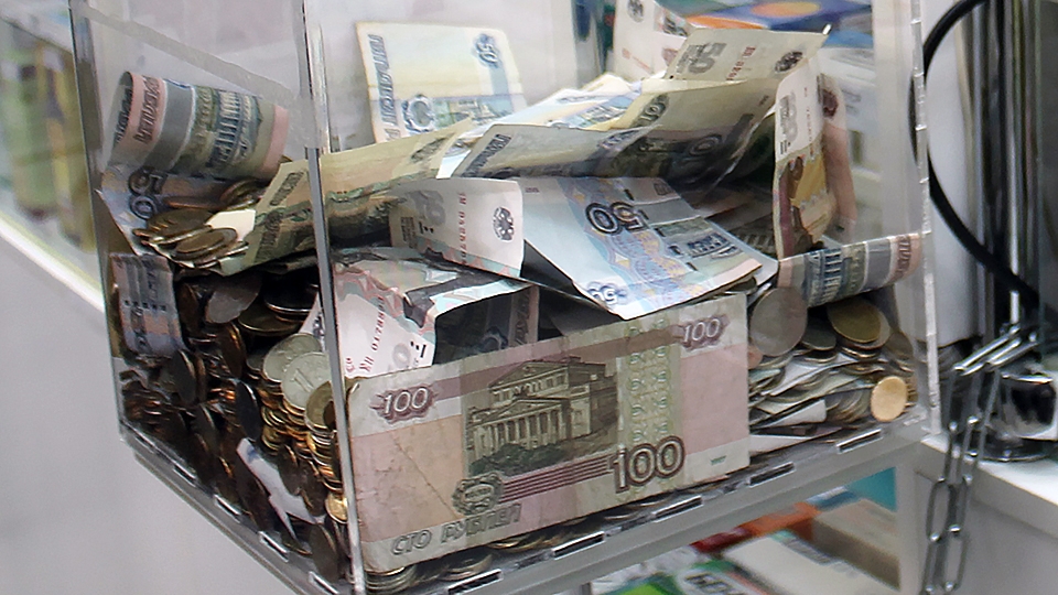 Пьяный саратовец пытался украсть из магазина ящик с пожертвованиями