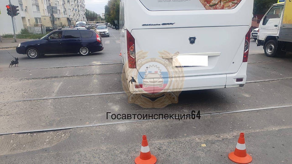 Водитель саратовской маршрутки уронил пассажиров. Двое в больнице