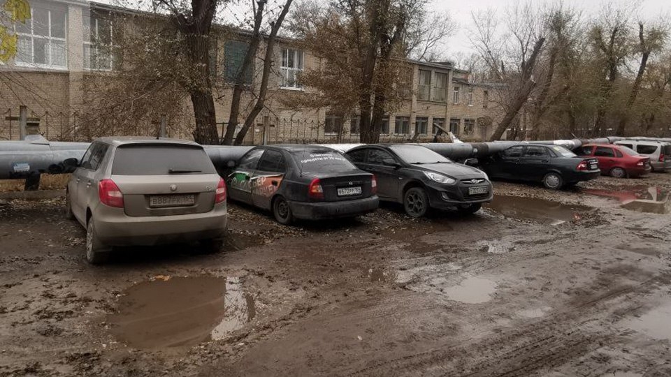 Отключение тепла и ДТП. Подробности обрушения трубы в Саратове