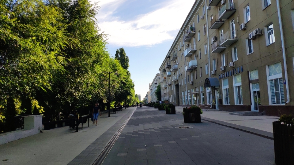 В Саратове аллеям на набережной присвоены имена космонавтов