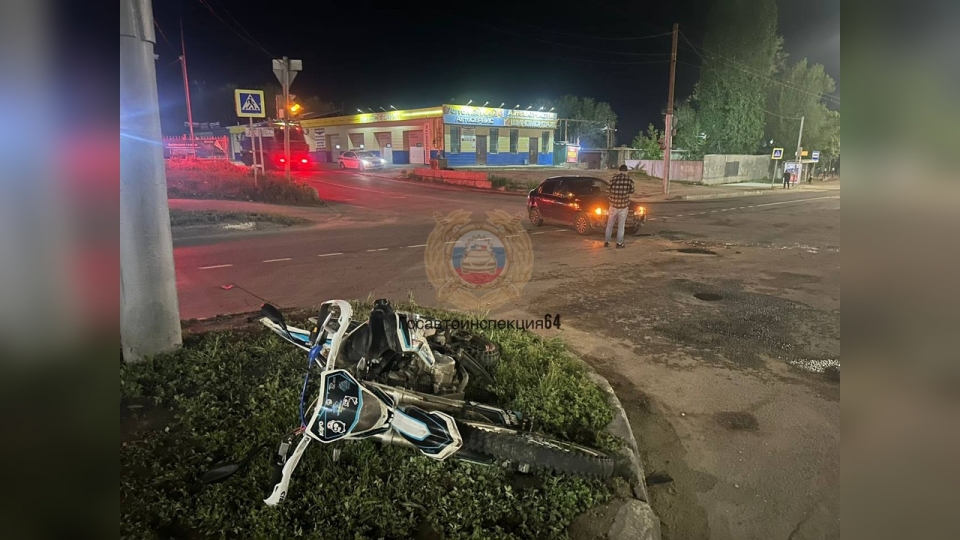 В Саратове в ночном ДТП пострадали юные мотоциклисты