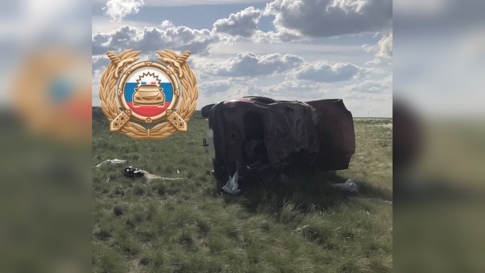 Пенсионер опрокинул внедорожник в саратовском поле и погиб