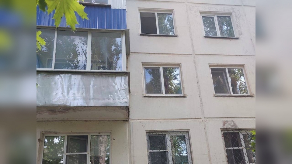 В Балакове при падении с третьего этажа погиб мальчик