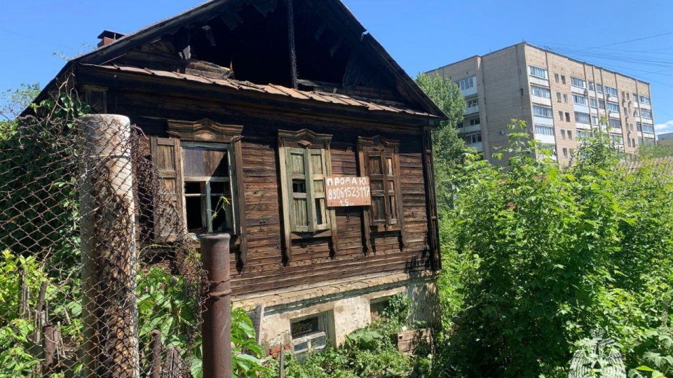 Ночью в Заводском районе горели кровля и лоджия