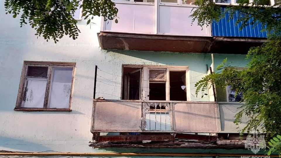 Соседи спасли из горящей квартиры мужчину. Он госпитализирован