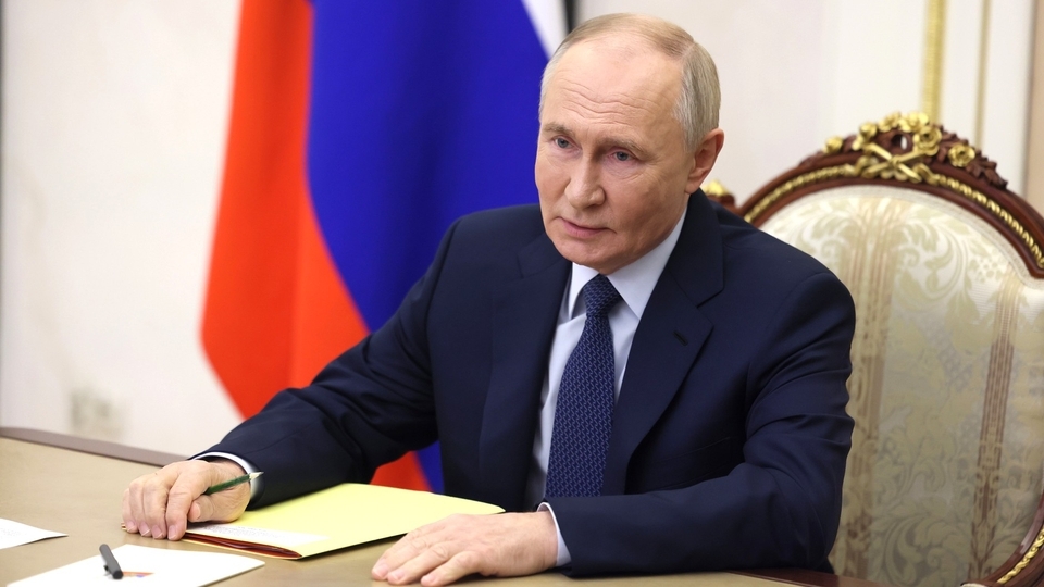 Президент наградил топ-менеджера и общественницу из Саратова