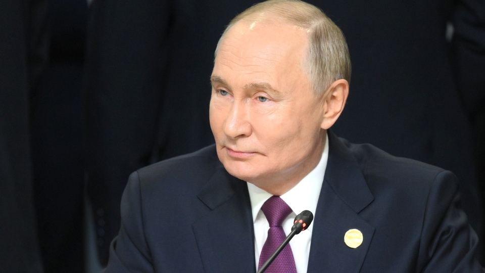 Президент присвоил звания двум саратовским рабочим