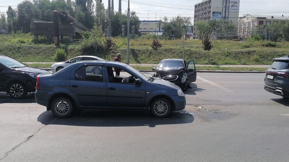 В ДТП у Трофимовского моста пострадала пассажирка иномарки