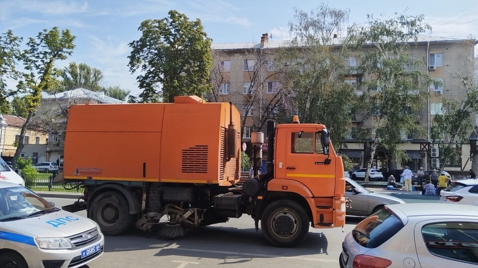 Сбитая в центре Саратова "Камазом" женщина умерла в больнице